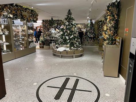 when does harrods christmas shop open 2024